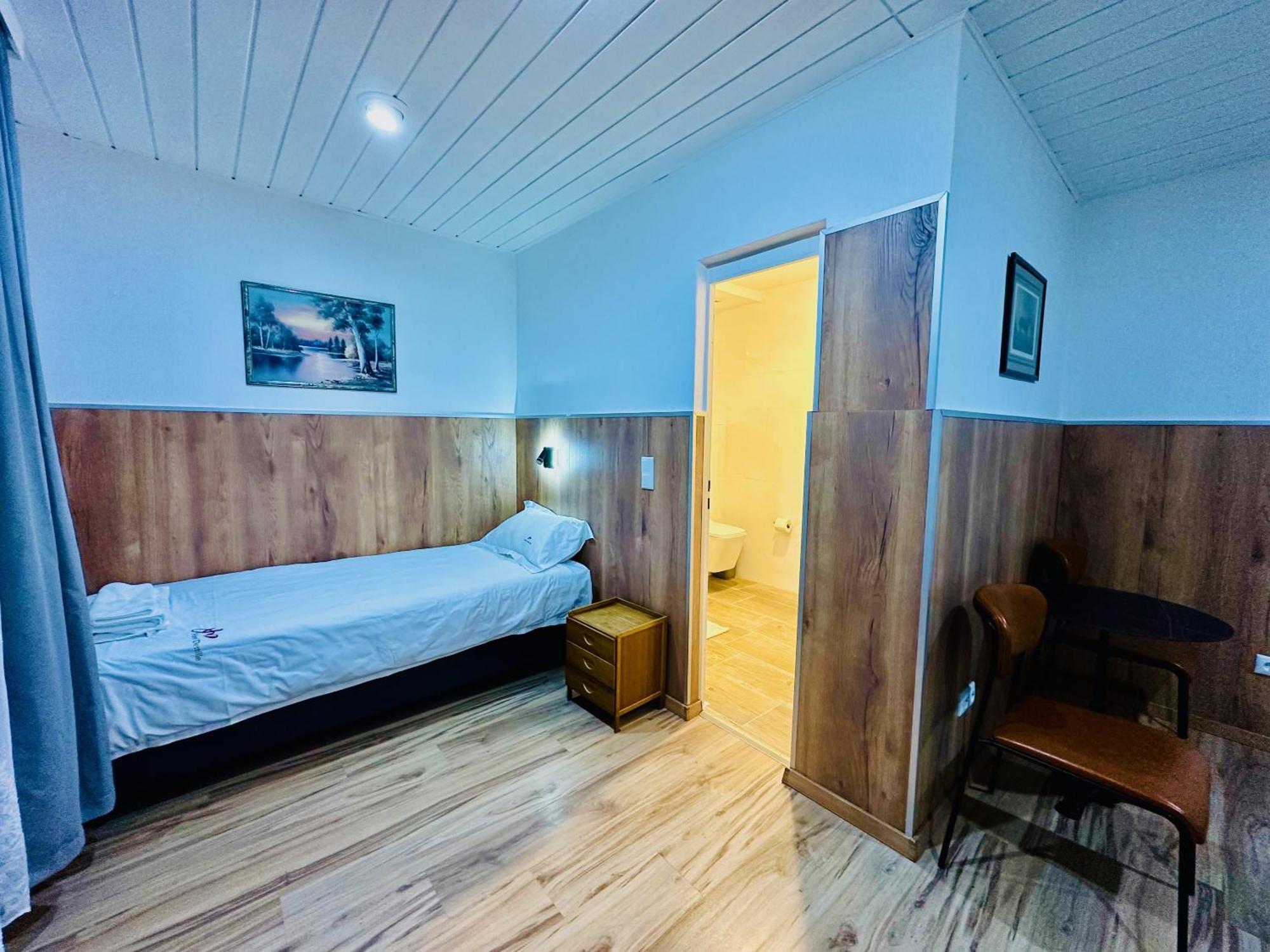 Hotel Destille Dormagen Oda fotoğraf