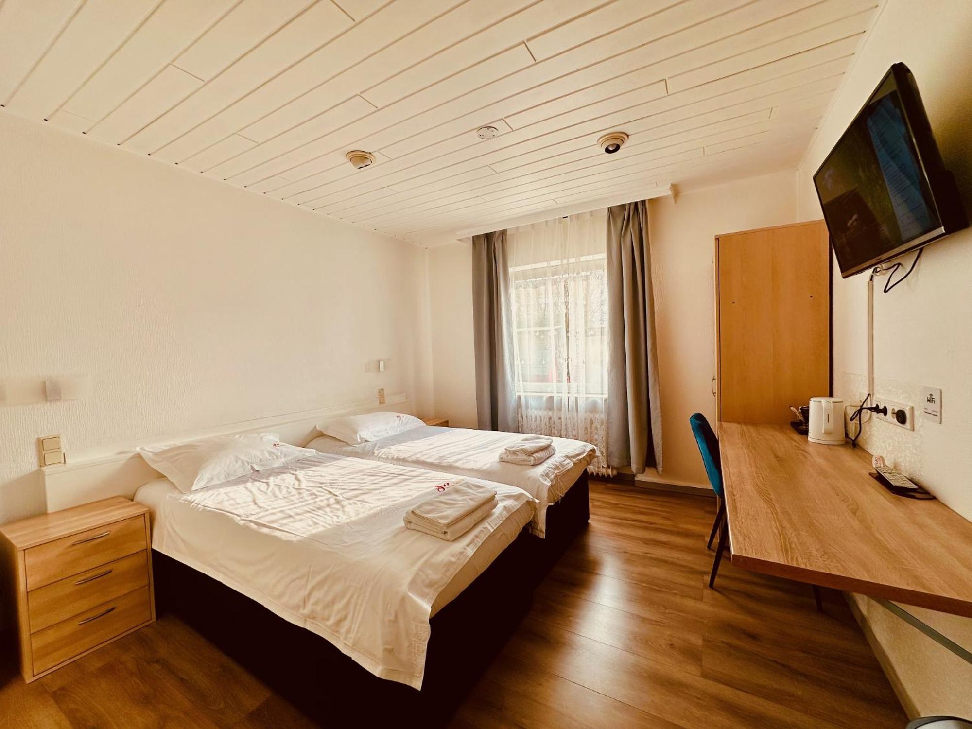 Hotel Destille Dormagen Oda fotoğraf