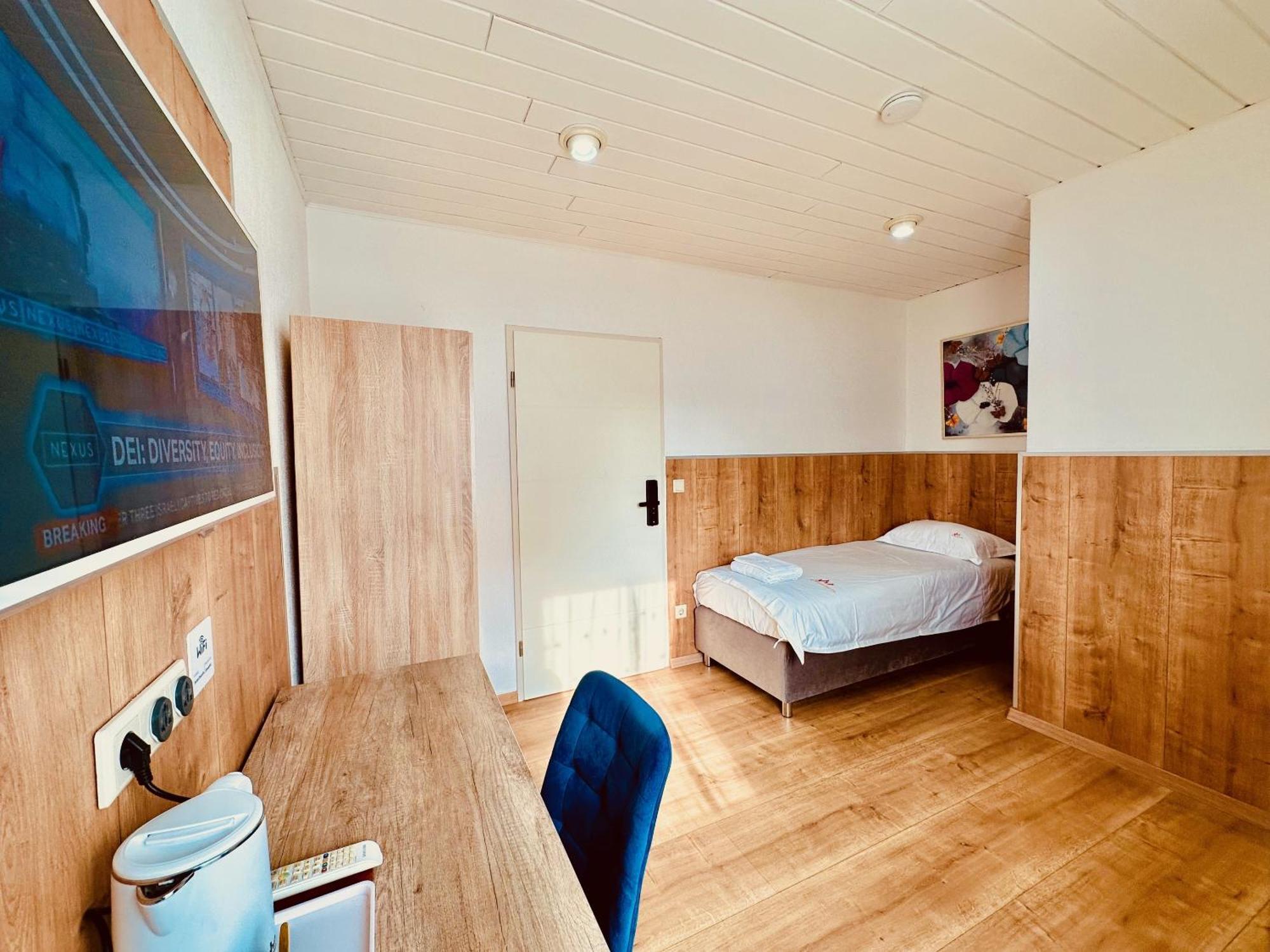 Hotel Destille Dormagen Oda fotoğraf