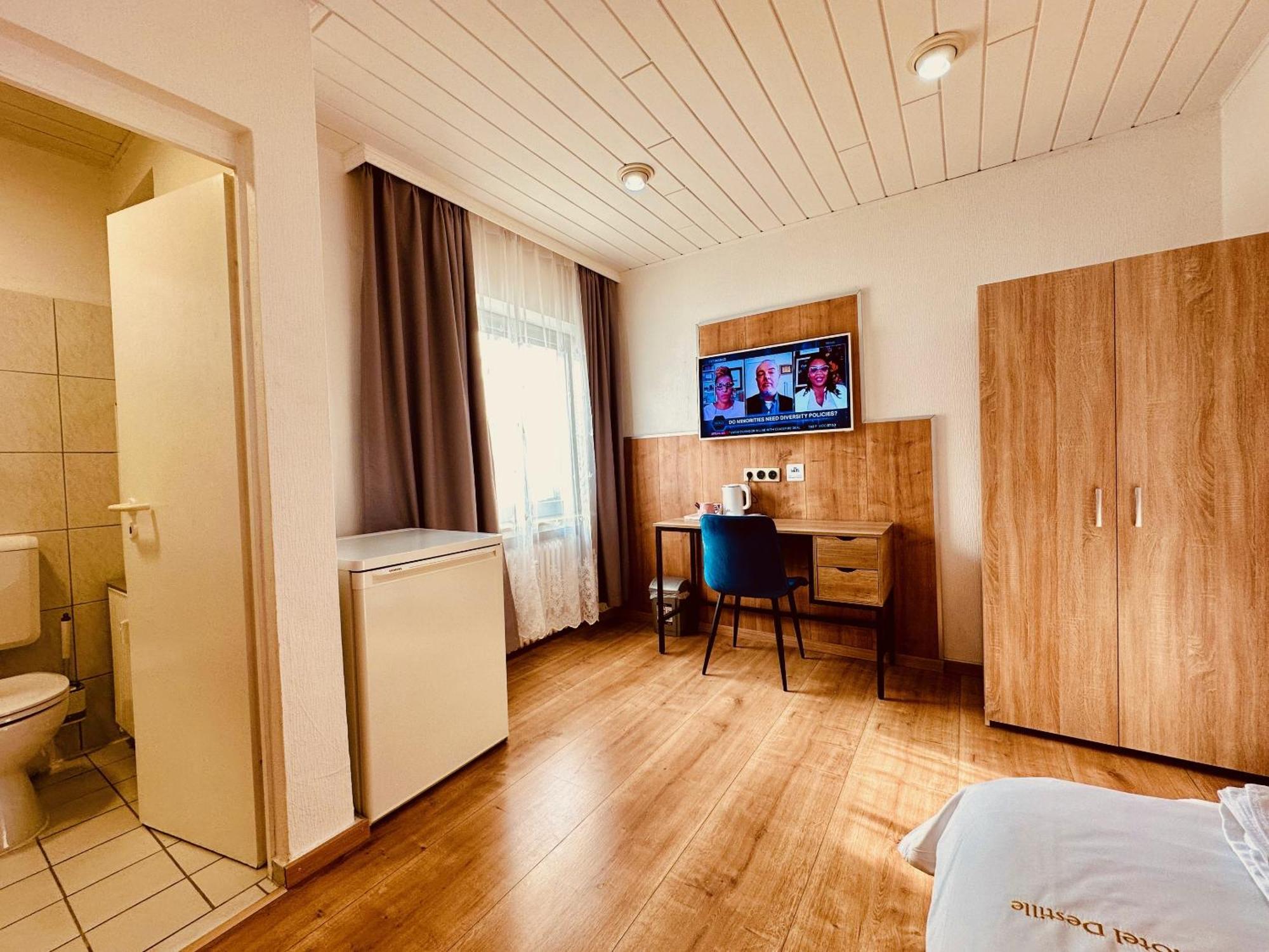 Hotel Destille Dormagen Oda fotoğraf